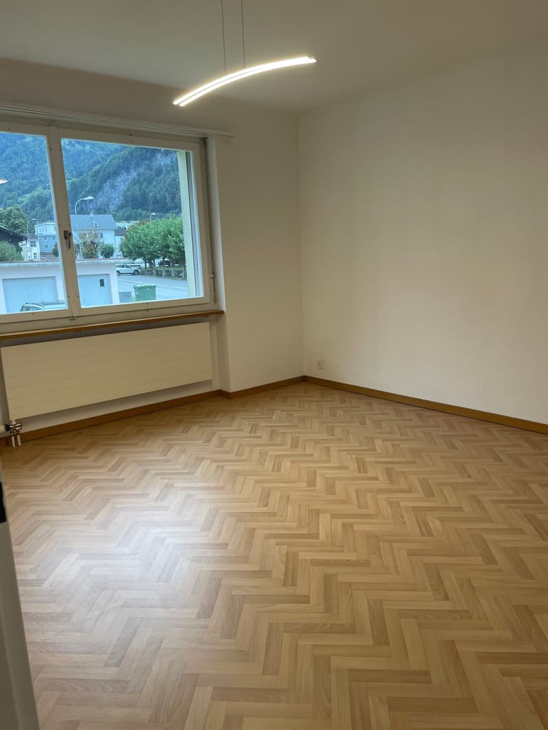 Exquisite 3 Zimmer-Wohnung mit Terrasse (2)
