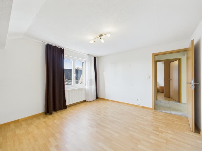 Exklusive Lage 5.5-Zimmer Reihenhaus Volketswil (10)
