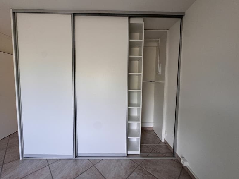 Moderne 3.5-Zimmer-Wohnung mit Parkblick (6)
