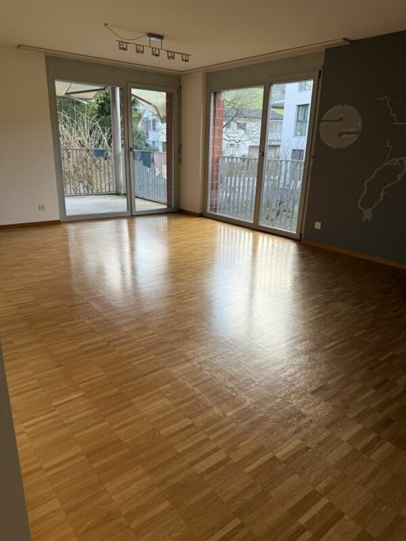 Attraktive 4.5-Zimmerwohnung an ruhiger Wohnlage in Küttigen (6)