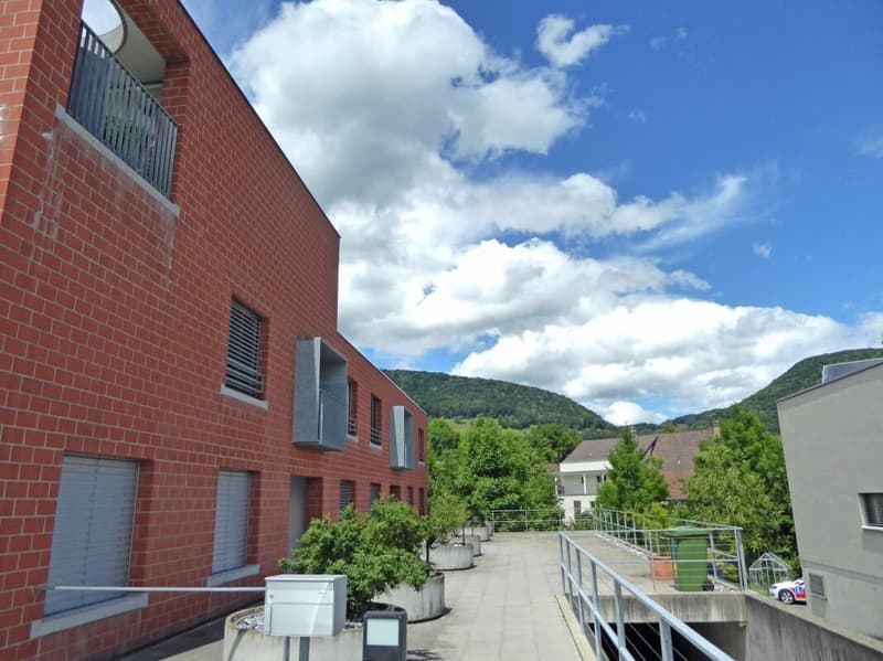 Attraktive 4.5-Zimmerwohnung an ruhiger Wohnlage in Küttigen (1)