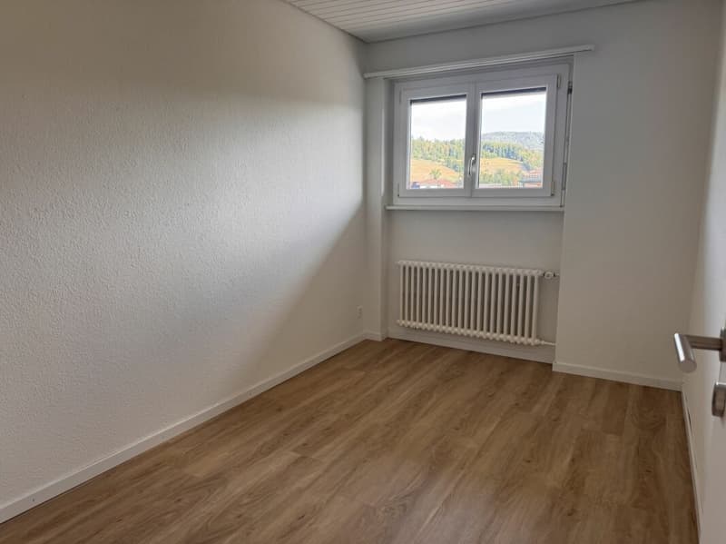 Helle 4.0-Zimmerwohnung mit Balkon - frisch renoviert (5)