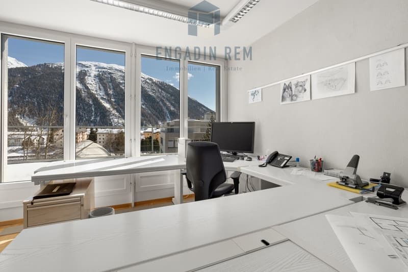 Bürofläche respektive Etagenwohnung mit Entwicklungspotenzial (6)