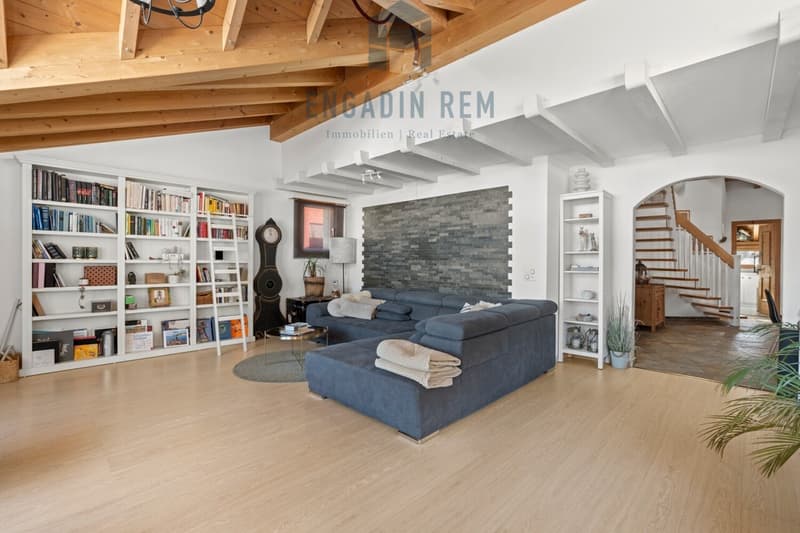 4.5-Zimmer-Dachwohnung mit Galerie, Cheminée und drei Balkonen (2)