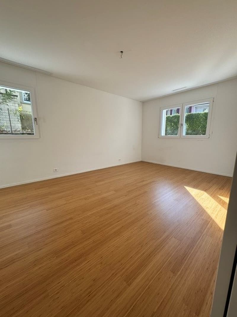 Moderne Wohnung im Erdgeschoss mit verglaster Loggia (6)