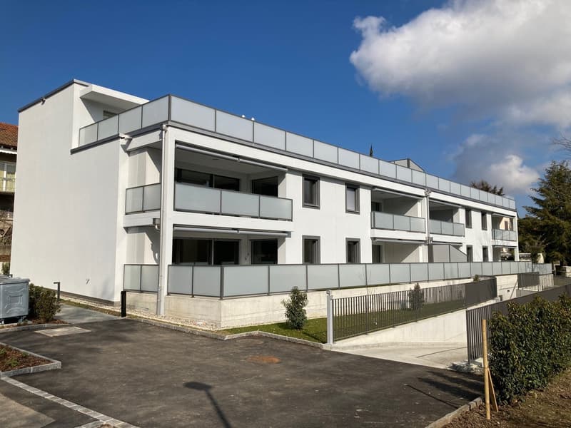 Moderne 3.5-Zimmer-Wohnung im Erdgeschoss (1)