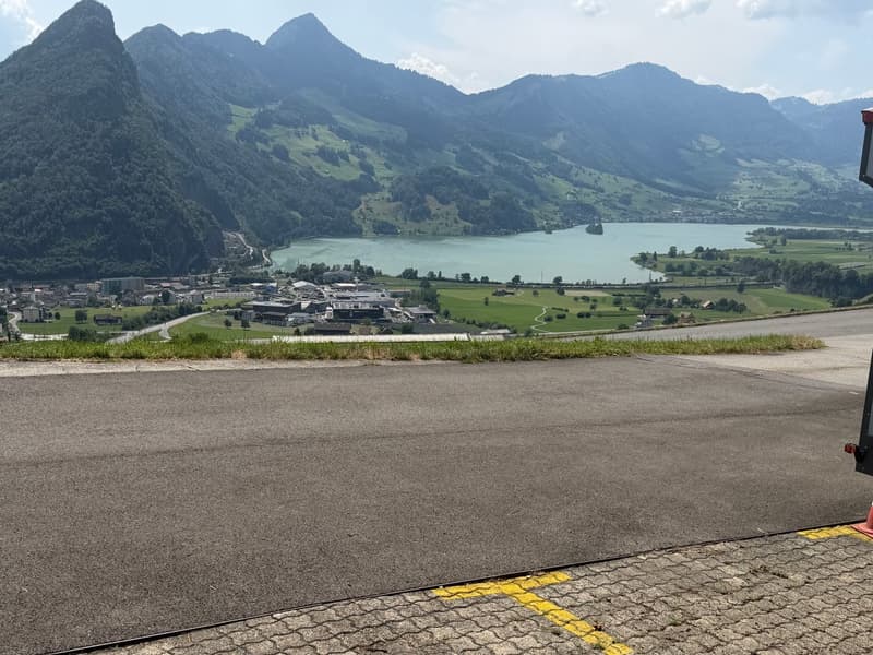 Aussenparkplätze - ideal für Zweitautos wie saisonale Fahrzeuge (1)