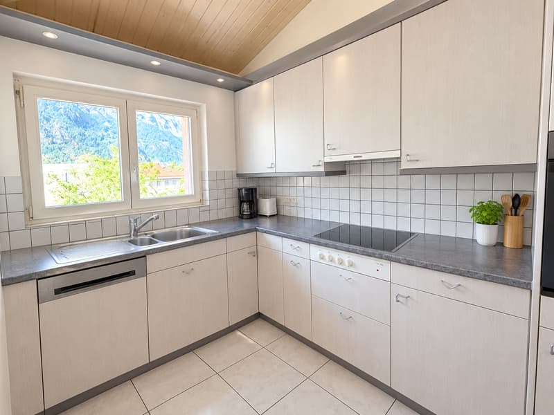 Charmante 5.5-Zimmer-Dachwohnung mit Bergpanorama in Schattdorf (8)