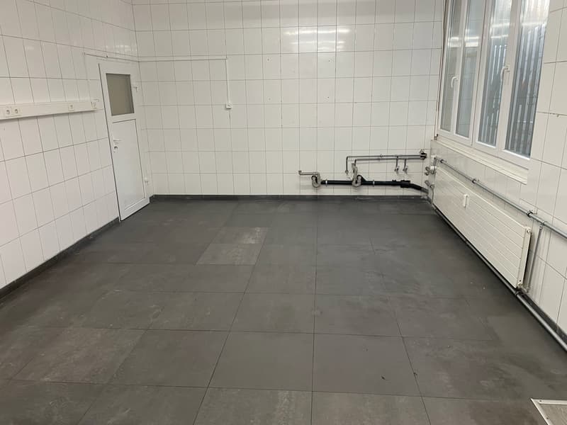Gewerbezentrum Wöschnau: Lagerraum zu vermieten (2)