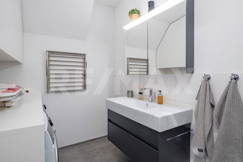 Exklusive 3.5-Zimmer-Attikawohnung mit grosser Terrasse und traumhafter Bergsicht (10)