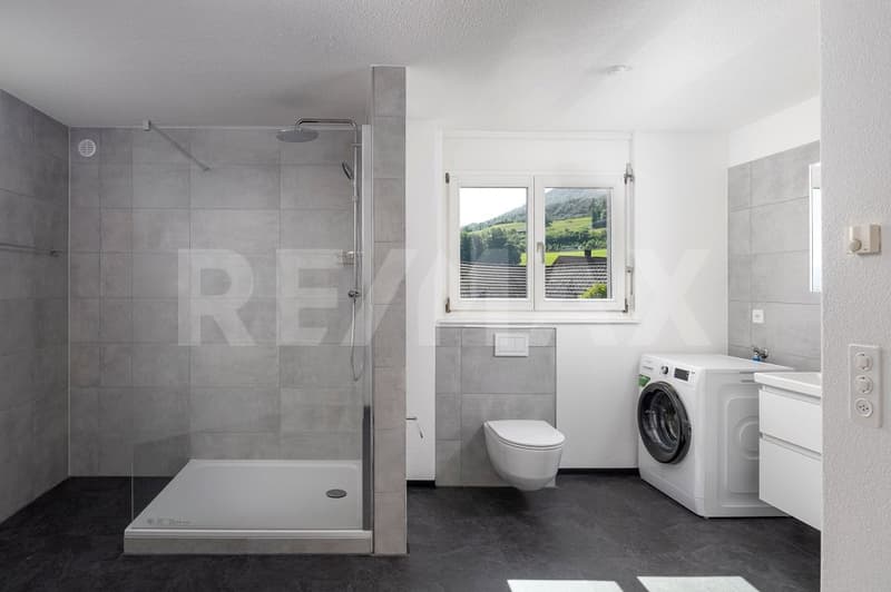 Modernes Wohnen eingebettet in die Natur / Frisch renovierte 4.5 Zimmerwohnung im EG / Im Baurecht (5)