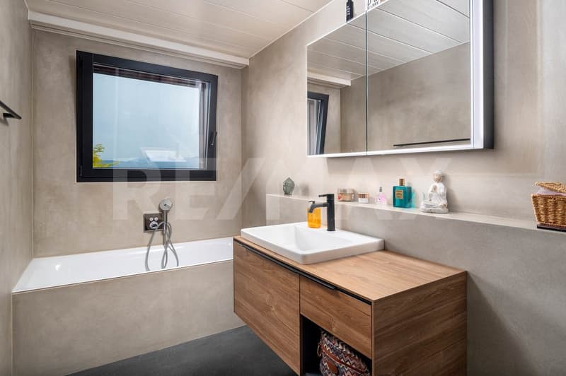 Gelegenheit - Moderne 6.5-Zimmer-Doppelhaushälfte in Galgenen zu kaufen (6)