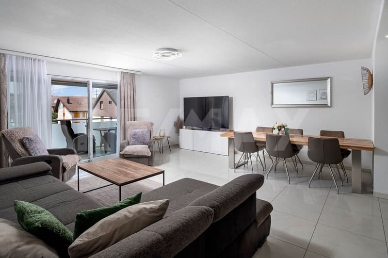 4.5-Zimmer-Wohnung mit sonnigem Balkon und hochwertiger Ausstattung in Buttikon SZ zu kaufen! (2)