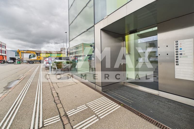 Attraktive Gewerbefläche mit vielen Nutzungsmöglichkeiten! Büro, Lager, Produktion etc.! (2)