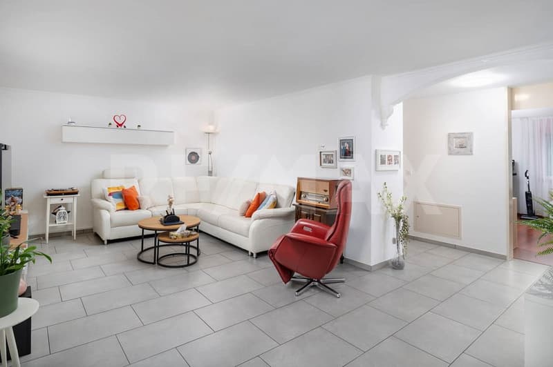 Gepflegte 4.5-Zimmerwohnung mit grossem Balkon in zu kaufen! (5)