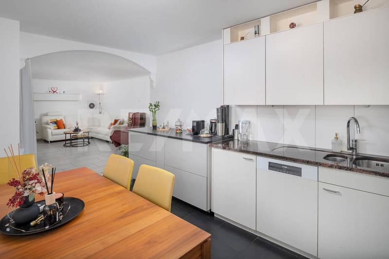 Gepflegte 4.5-Zimmerwohnung mit grossem Balkon in zu kaufen! (6)