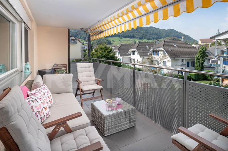 Gepflegte 4.5-Zimmerwohnung mit grossem Balkon in zu kaufen! (2)