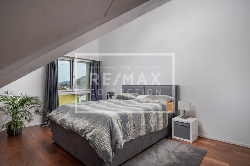 Edle 5.5-Zimmer-Dachwohnung mit 3 Balkonen und atemberaubendem Mythenblick in Einsiedeln zu kaufen! (12)