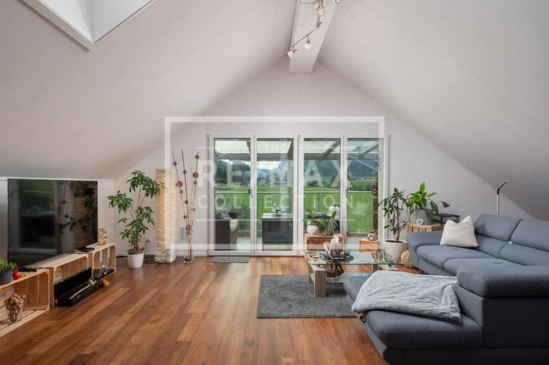Edle 5.5-Zimmer-Dachwohnung mit 3 Balkonen und atemberaubendem Mythenblick in Einsiedeln zu kaufen! (3)