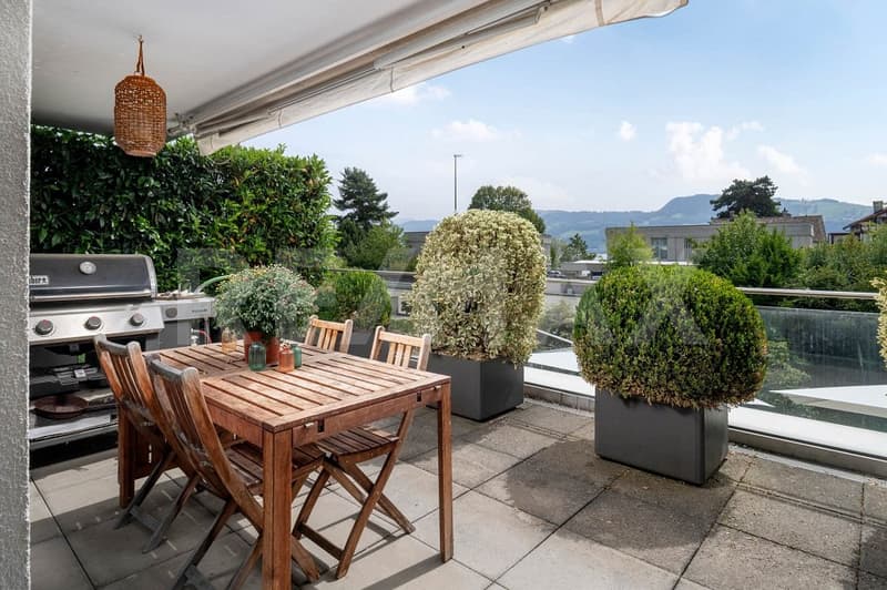 Elegante 5.5-Zimmer-Terrassenwohnung nur wenige Schritte vom Zürichsee entfernt zu kaufen! (10)