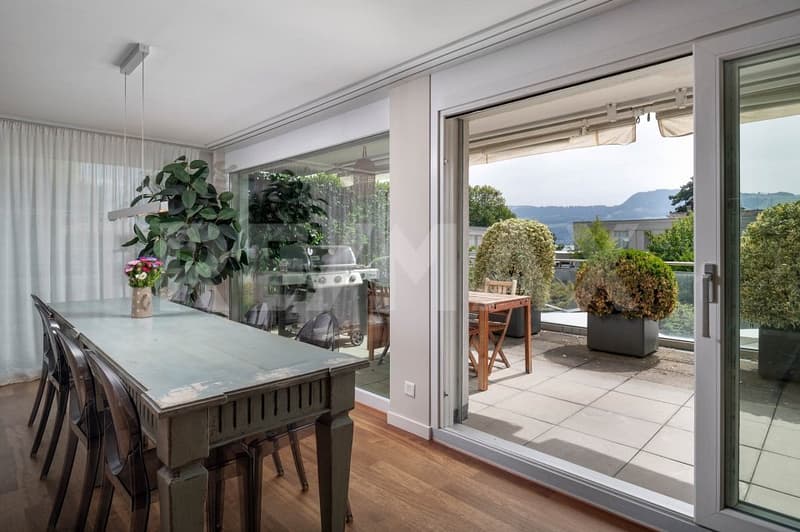 Elegante 5.5-Zimmer-Terrassenwohnung nur wenige Schritte vom Zürichsee entfernt zu kaufen! (7)