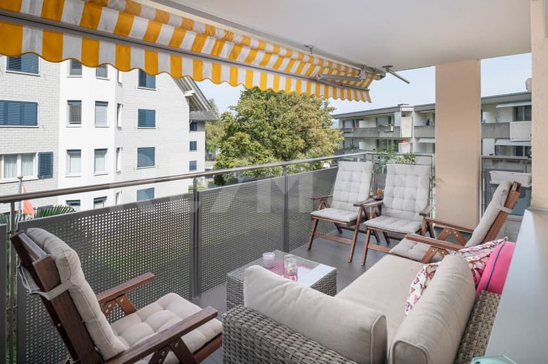 Gepflegte 4.5-Zimmerwohnung mit grossem Balkon zu kaufen! (9)