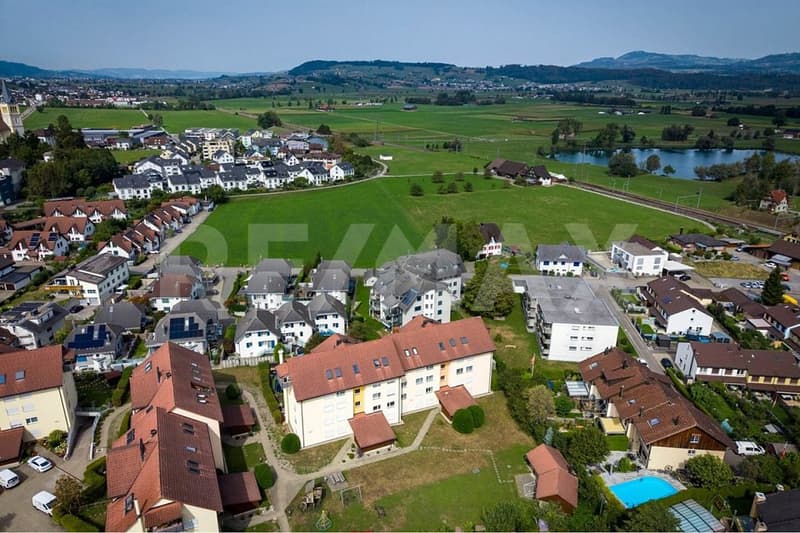 Gepflegte 4.5-Zimmerwohnung mit grossem Balkon zu kaufen! (2)
