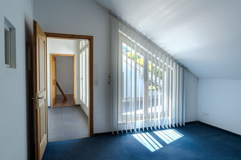 Geräumiges 8-Zimmer-Einfamilienhaus an ruhiger Lage in Edlibach/Menzingen (22)