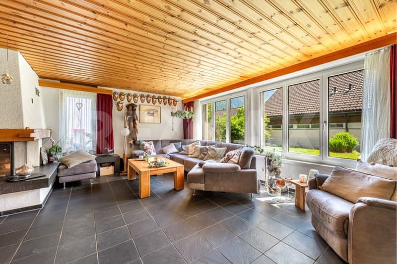 Freistehendes 6½-Zimmer-Einfamilienhaus mit Garten (2)