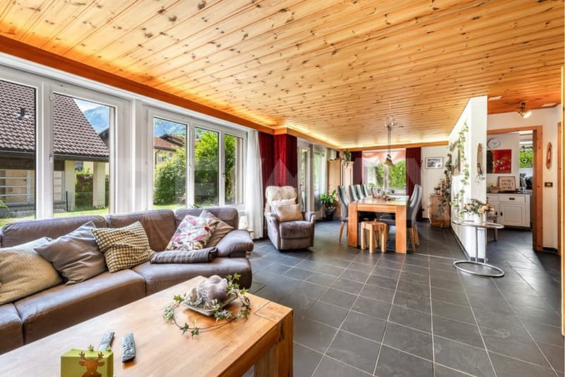 Freistehendes 6½-Zimmer-Einfamilienhaus mit Garten (3)