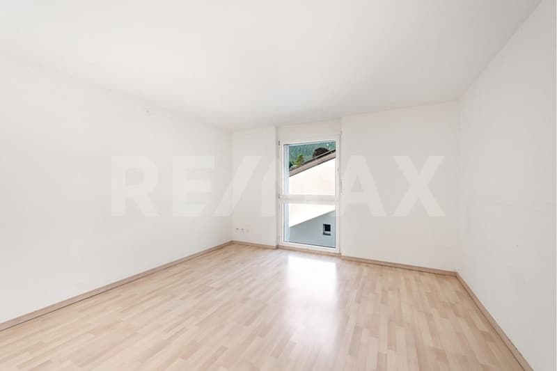 Helle 4½-Zi-Wohnung mit Wintergarten und  Balkon (12)