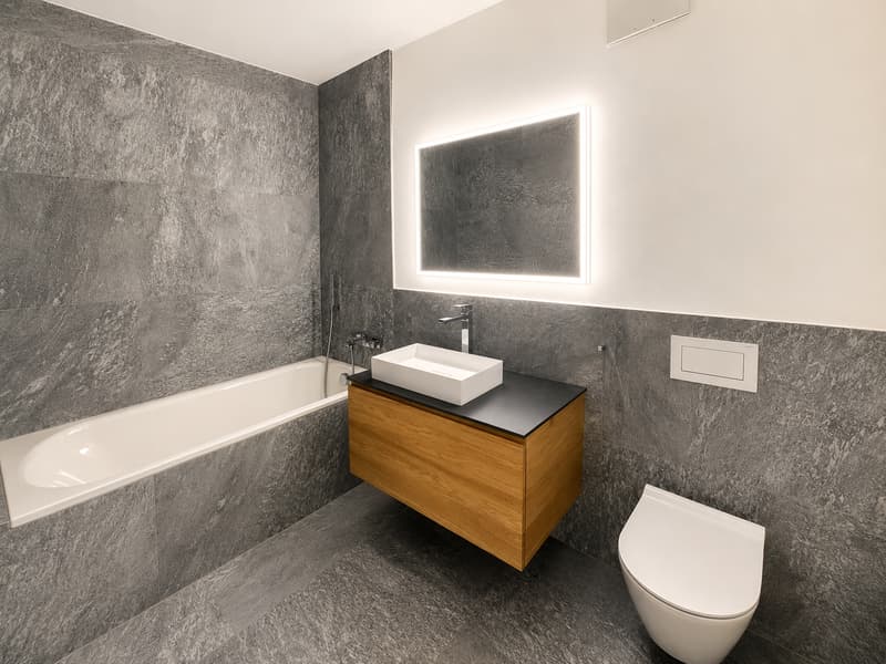Badezimmer mit Badewanne