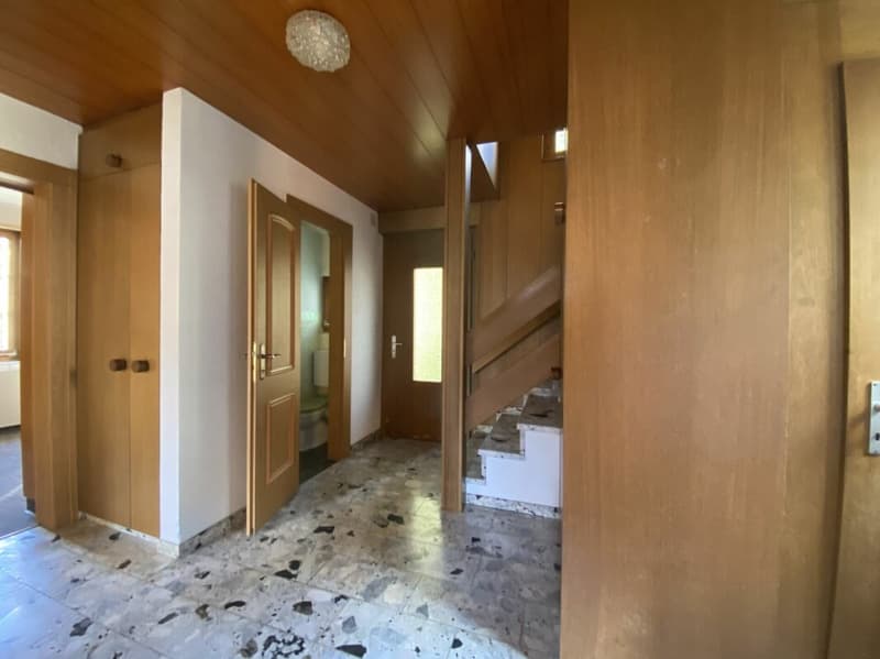 Single-family house with seating areas, balcony, garage (8)