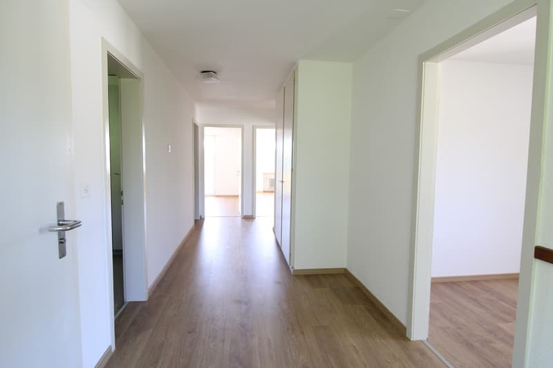 Wir vermieten eine 3-Zimmer-Wohnung im 2. OG in Döttingen! (5)