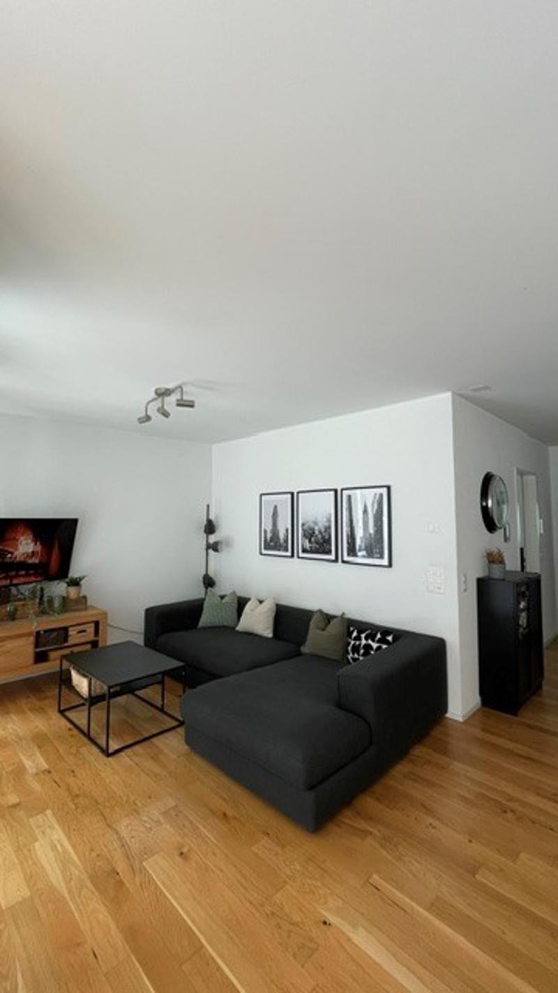 2.5 Zimmer Erdgeschosswohnung mit Terrasse in Laufen (4)