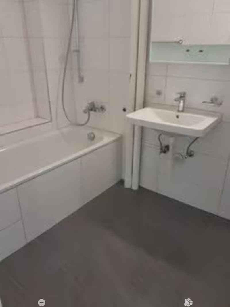 Helle und gemütliche 2.5-Zimmerwohnung an zentraler Lage (7)