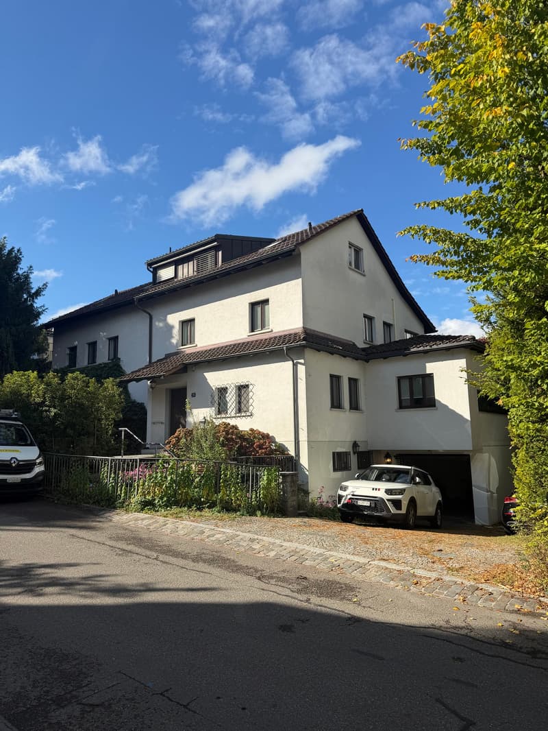 Grosszügiges 8.5-Zimmer-Haus im Kreis 2, ideal für eine WG, befristet bis 30.11.2027 (1)