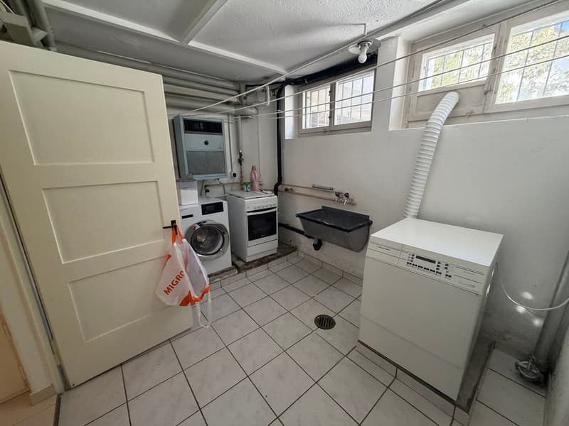 Grosszügiges 8.5-Zimmer-Haus im Kreis 2, ideal für eine WG, befristet bis 30.11.2027 (7)