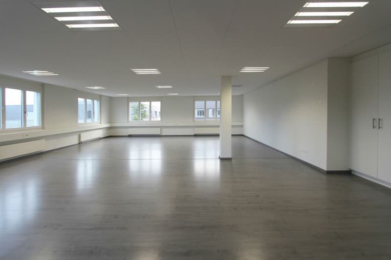 Geschäftshaus mit Büro / Werkstatt und Lager an Top-Standort und bester Verkehrslage (6)
