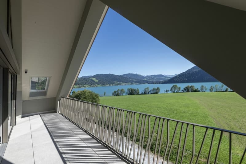 Exklusive 3.5 Zi-Dachwohnung mit traumhafter Panoramasicht auf den Ägerisee (6)