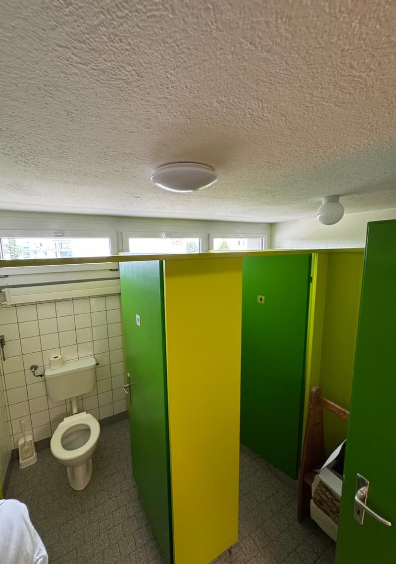 Commercial space with spacious garden for rent (7)