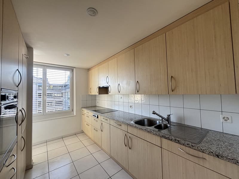 Helle und grosszügige 3.5-Zimmer-Wohnung in Lachen (4)