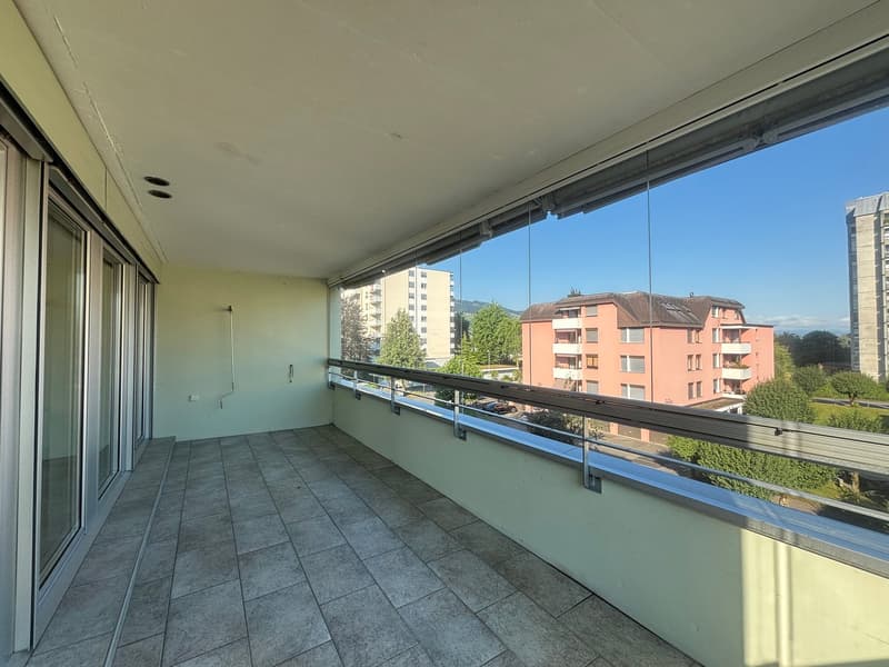 Helle und grosszügige 3.5-Zimmer-Wohnung in Lachen (3)