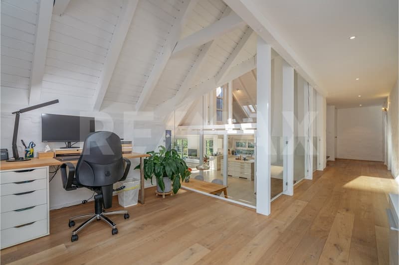 Lumière, espace, générosité : maison de famille caractéristique avec exigences modernes (8)