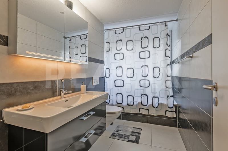 Gepflegte, moderne 4.5-Zi.-Erdgeschosswohnung mit Sitzplatz (7)