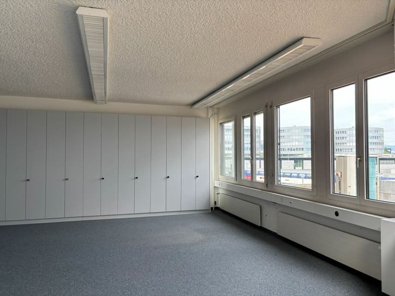 Büro 67 m2, ausgebaut, in Steinhausen (5)