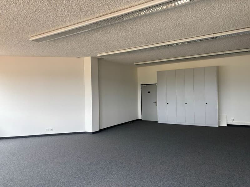 Büro 67 m2, ausgebaut, in Steinhausen (11)