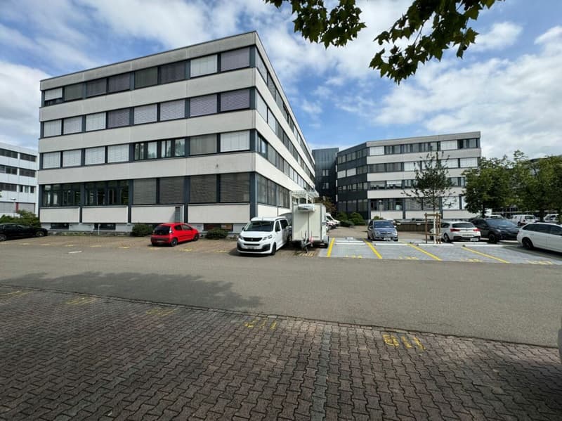 104 m² Lagerraum im 1. UG mit Anlieferungsrampe und Warenlift - Steinhausen (2)