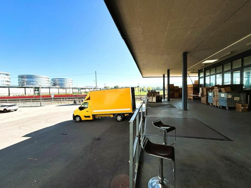 104 m² Lagerraum im 1. UG mit Anlieferungsrampe und Warenlift - Steinhausen (4)