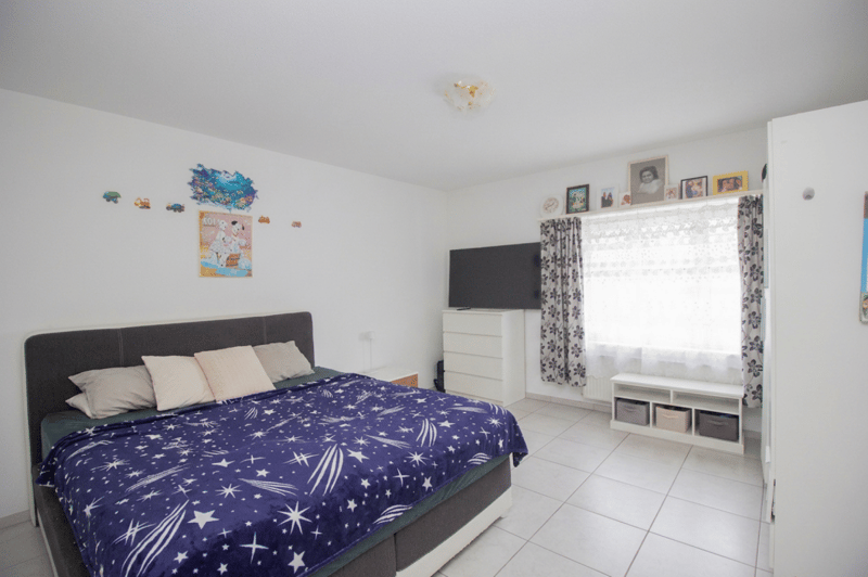 Schlafzimmer 1